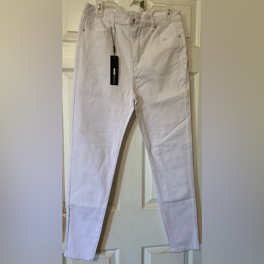 Fashion Nova Beautiful White Jeans Brand New